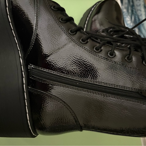 New Women’s Black Lace-Up Boots - Picture 4 of 5